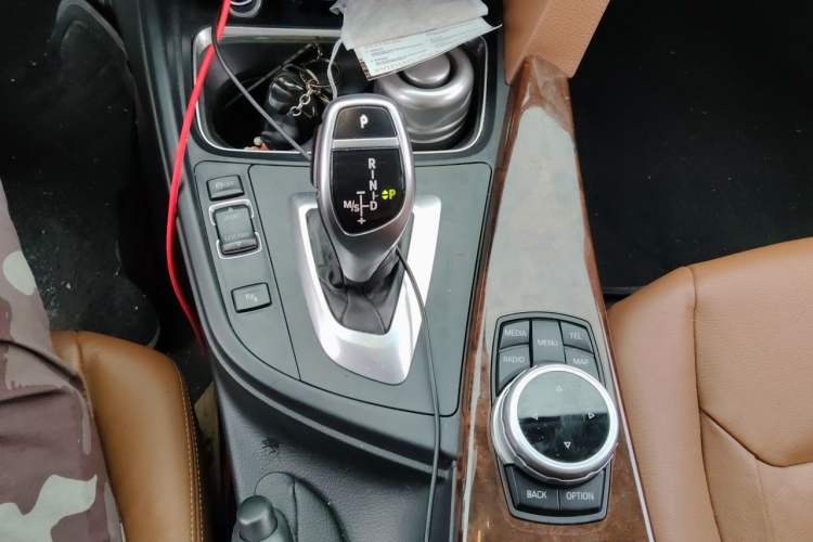 Used BMW 3 Series 2013 328Li Style Design Package Gear Lever