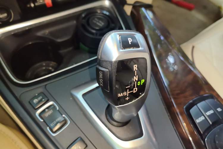 Used BMW 3 Series 2013 320Li Fashion Model Gear Lever