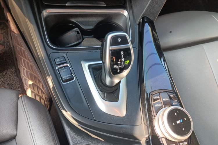 Used BMW 3 Series 2013 320i Sport Design Package Gear Lever