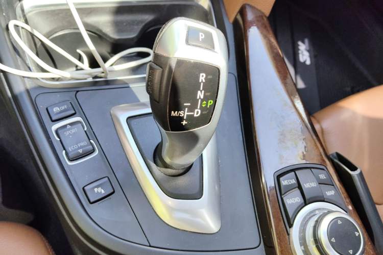 Used BMW 3 Series 2013 Facelift 320Li Fashion Design Package Gear Lever