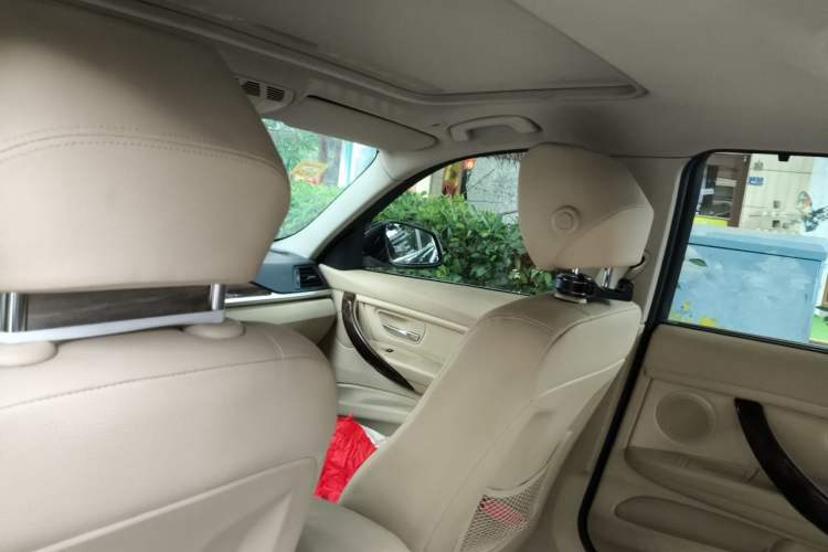Used BMW 3 Series 2013 320Li Fashion Model Headliner