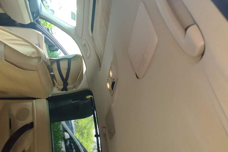 Used BMW 3 Series 2013 320Li Fashion Model Headliner