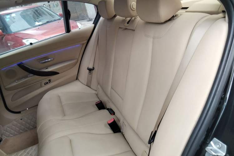 Used BMW 3 Series 2013 320Li Fashion Model Left Rear Seat