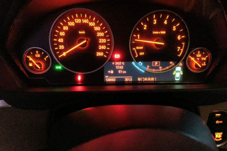 Used BMW 3 Series 2013 Facelifted 320Li Luxury Design Package Odometer Close Up