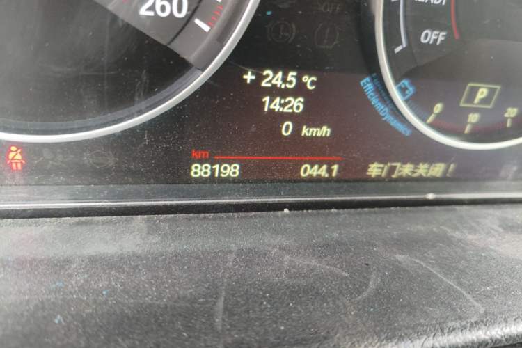 Used BMW 3 Series 2013 328i Sport Design Package Odometer Close Up