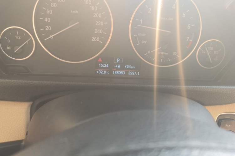 Used BMW 3 Series 2013 320Li Fashion Model Odometer Close Up