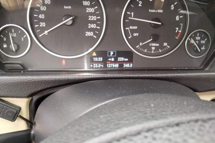 Used BMW 3 Series 2013 320Li Fashion Model Odometer Close Up