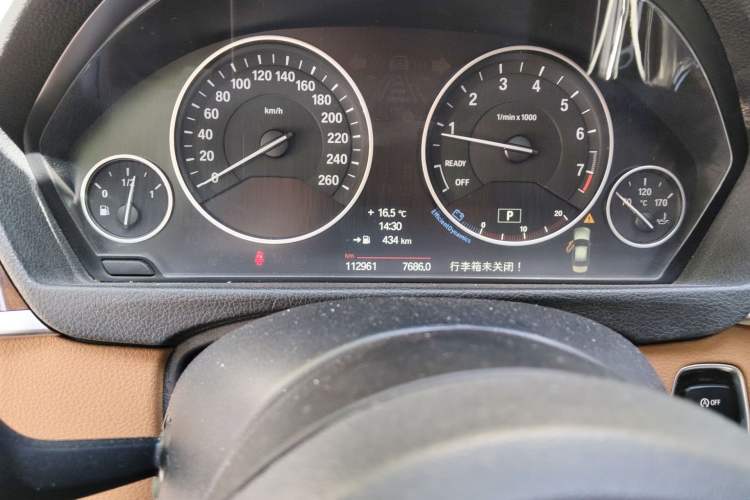 Used BMW 3 Series 2013 Facelift 320Li Fashion Design Package Odometer Close Up
