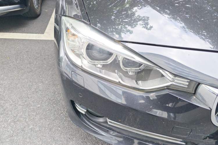 Used BMW 3 Series 2013 Facelift 320Li Fashion Design Package Right Front Headlight