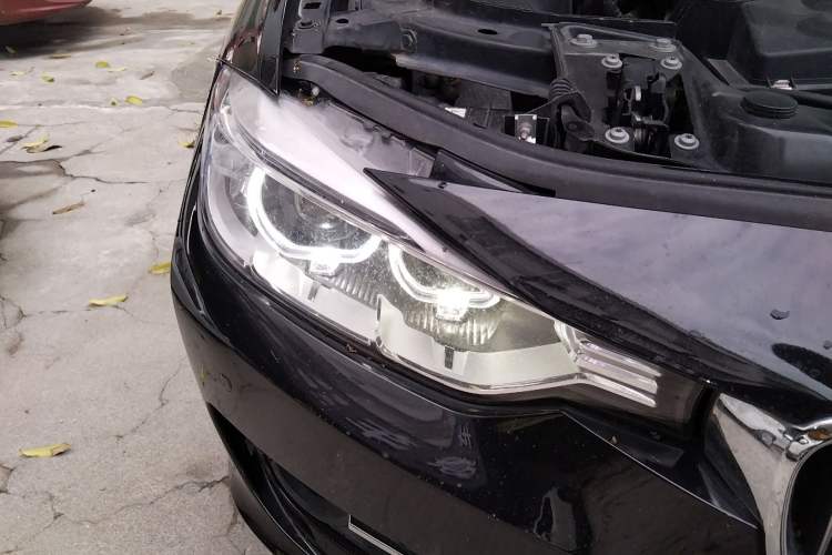 Used BMW 3 Series 2013 320Li Fashion Model Right Front Headlight