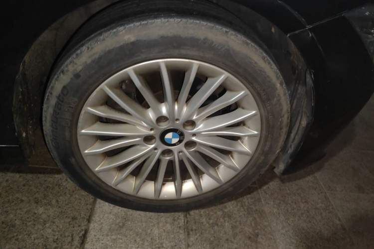 Used BMW 3 Series 2013 Facelift 320Li Fashion Design Package Right Front Wheel Hub