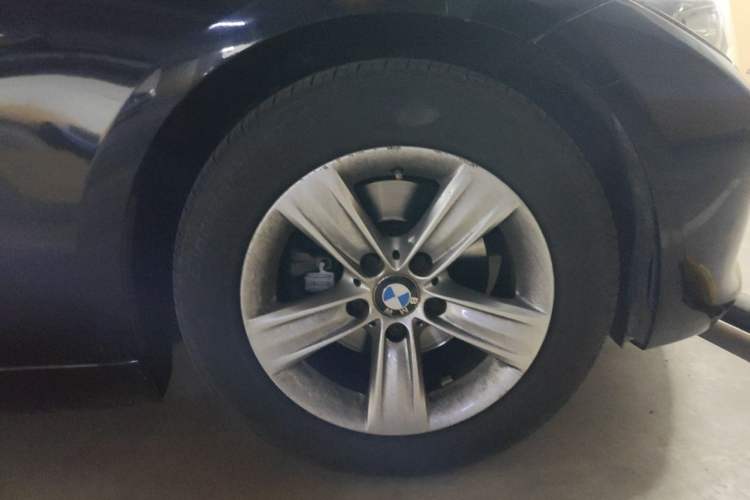 Used BMW 3 Series 2013 320i Sport Edition Right Front Wheel Hub