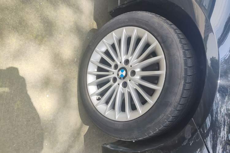 Used BMW 3 Series 2013 Facelift 320Li Fashion Design Package Right Front Wheel Hub