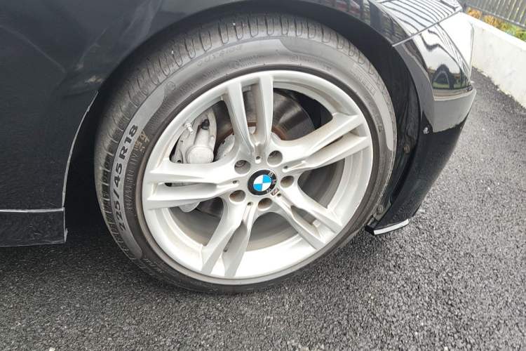 Used BMW 3 Series 2013 ActiveHybrid 3 Right Front Wheel Hub