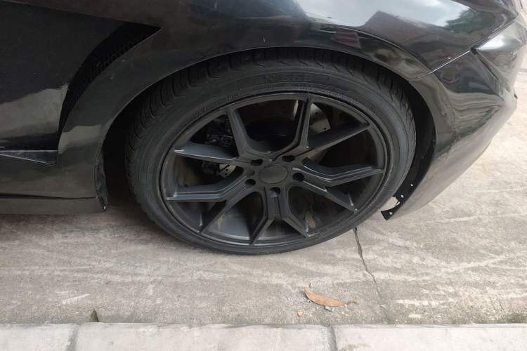 Used BMW 3 Series 2013 320Li Manual Model Right Front Wheel Hub