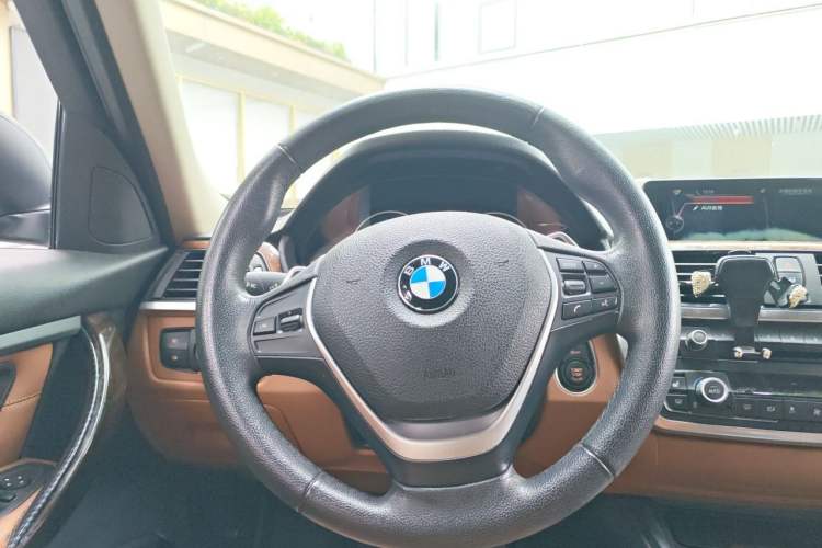 Used BMW 3 Series 2013 Facelift 320Li Fashion Design Package Steering Wheel