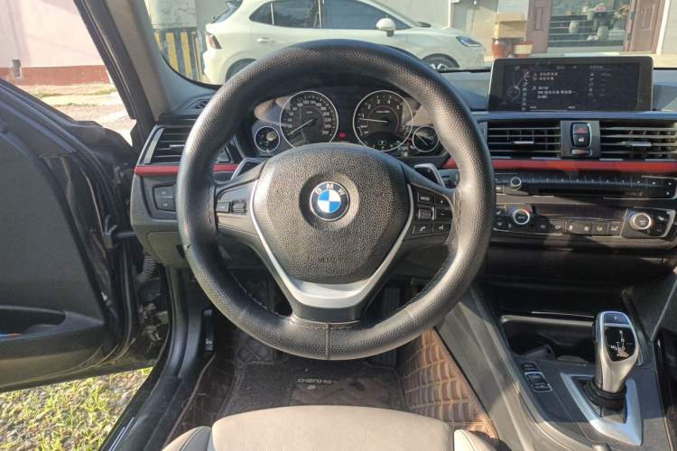 Used BMW 3 Series 2013 320i Sport Design Package Steering Wheel