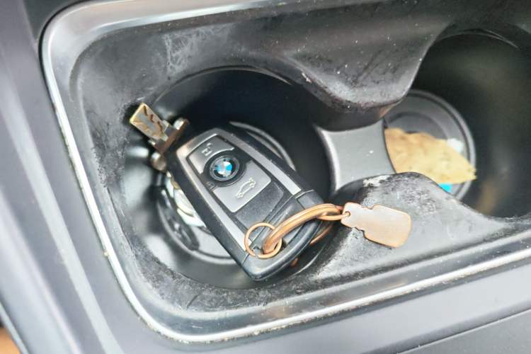 Used BMW 3 Series 2013 Facelift 320Li Fashion Design Package Vehicle Key