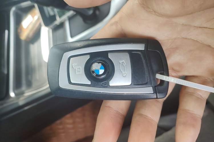Used BMW 3 Series 2013 Facelift 320Li Fashion Design Package Vehicle Key