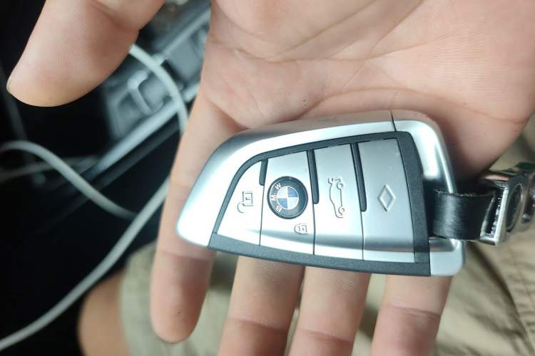 Used BMW 3 Series 2013 320Li Manual Model Vehicle Key