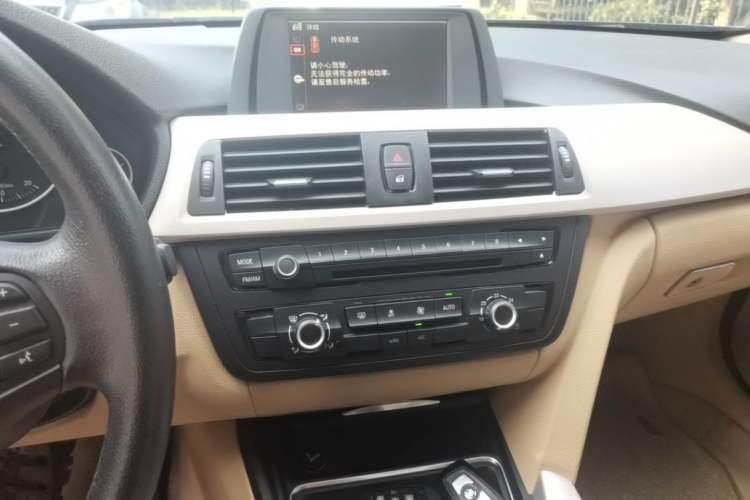 Used BMW 3 Series 2013 316i Active Edition Audio And AC Panel