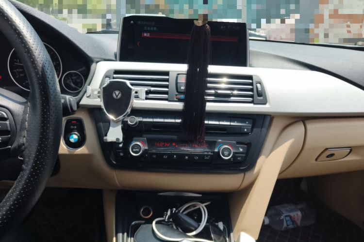 Used BMW 3 Series 2013 320i Sport Edition Audio And AC Panel
