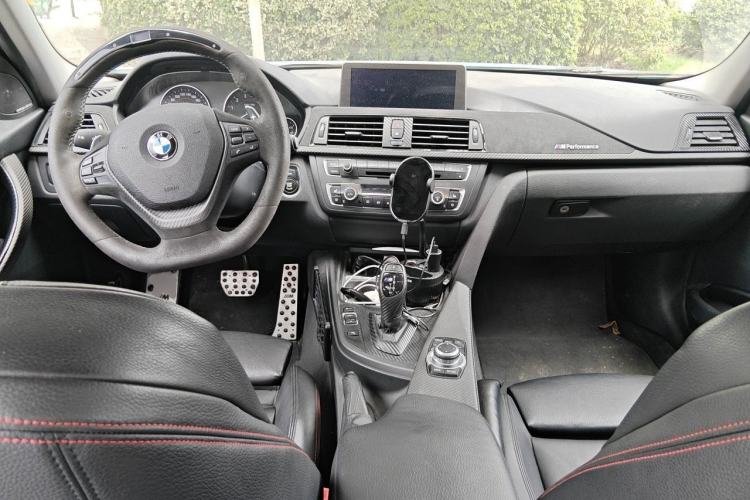 Used BMW 3 Series 2013 328i Sport Design Package Center Console