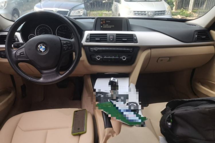 Used BMW 3 Series 2013 316i Active Edition Center Console