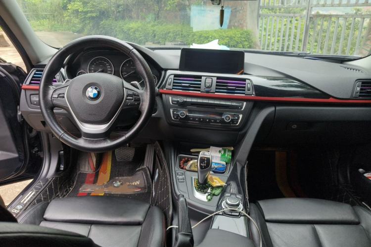 Used BMW 3 Series 2013 320i Sport Design Package Center Console
