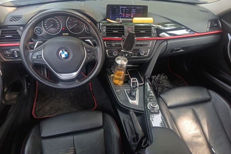 Used BMW 3 Series 2013 320i Sport Design Package Center Console