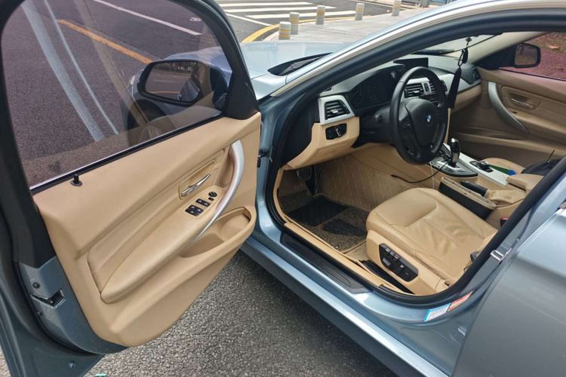 Used BMW 3 Series 2013 320i Sport Edition Driver Seat