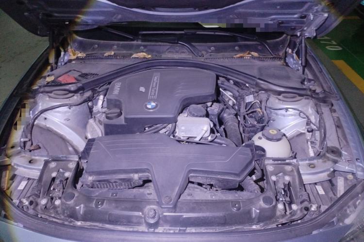 Used BMW 3 Series 2013 320i Sport Edition Engine Bay