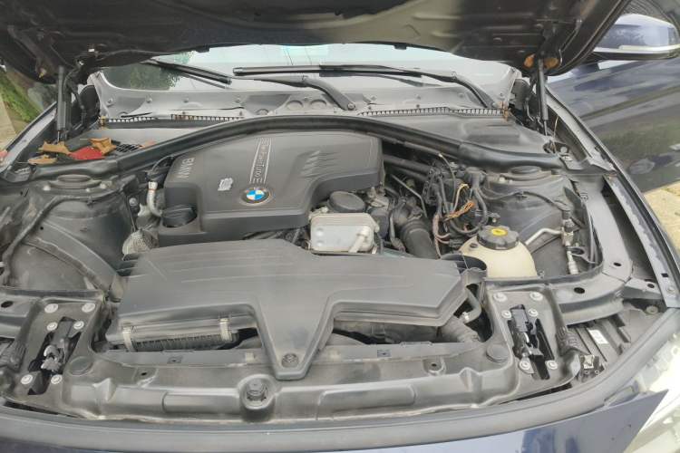 Used BMW 3 Series 2013 320i Sport Design Package Engine Bay