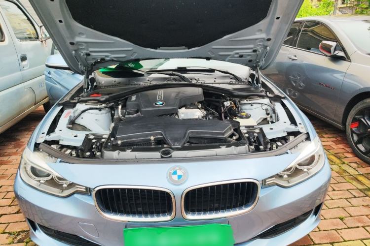 Used BMW 3 Series 2013 320i Sport Edition Engine Bay