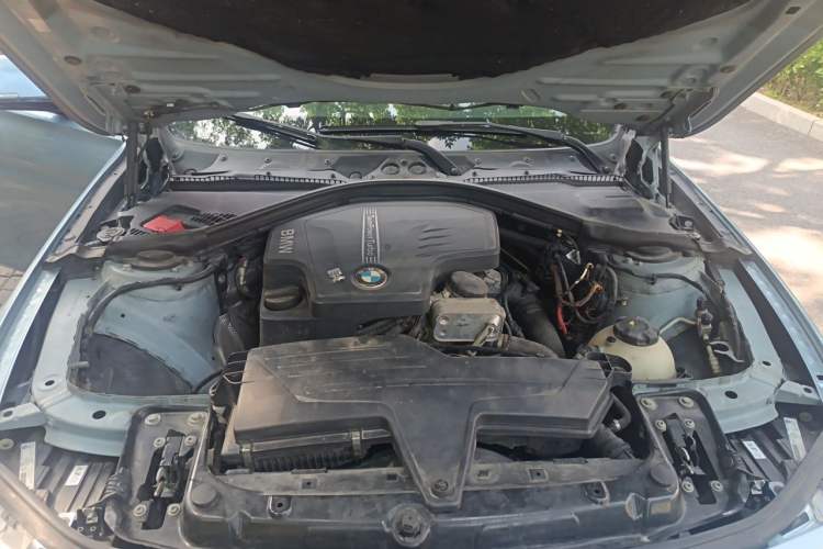 Used BMW 3 Series 2013 320i Sport Design Package Engine Bay