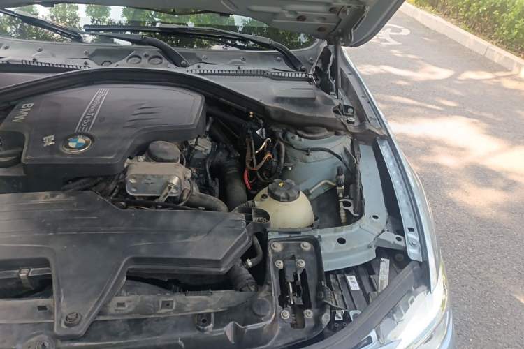 Used BMW 3 Series 2013 320i Sport Design Package Engine Bay Left
