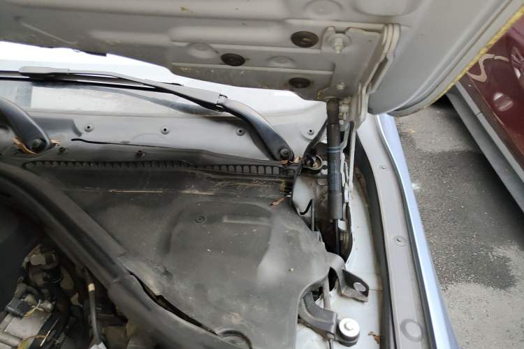 Used BMW 3 Series 2013 320i Sport Design Package Engine Bay Left