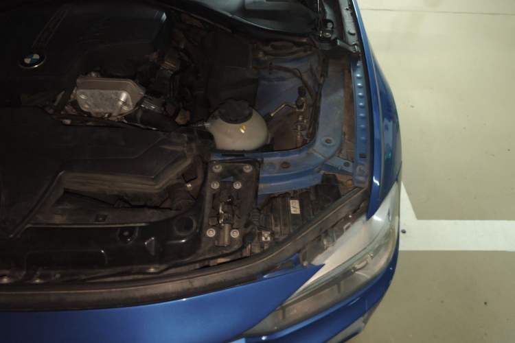 Used BMW 3 Series 2013 Facelifted 328i Sport Design Package Engine Bay Left