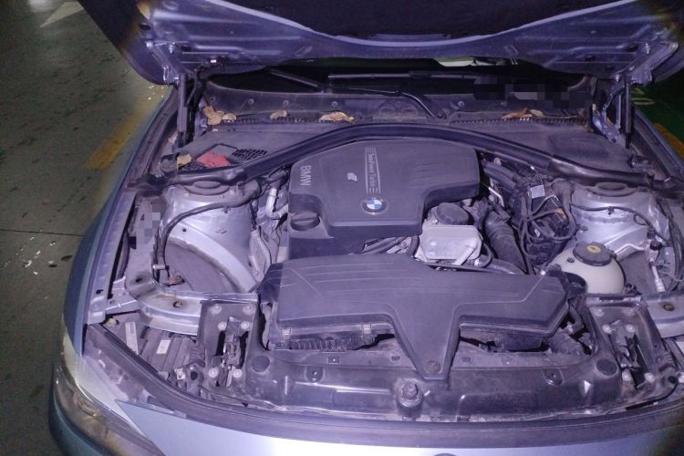 Used BMW 3 Series 2013 320i Sport Edition Engine Bay Right