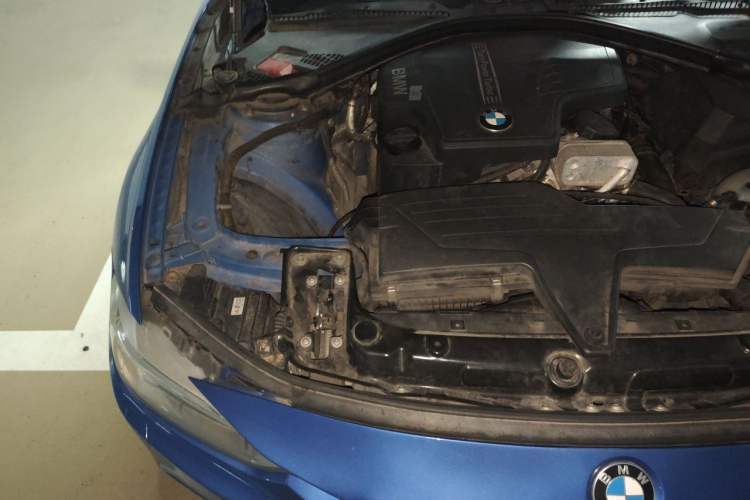Used BMW 3 Series 2013 Facelifted 328i Sport Design Package Engine Bay Right