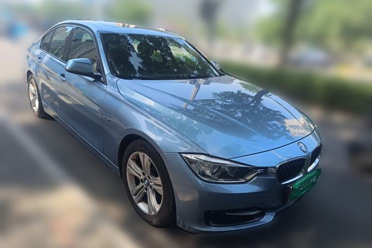 Used BMW 3 Series 2013 320i Sport Design Package Front Right 45 Deg