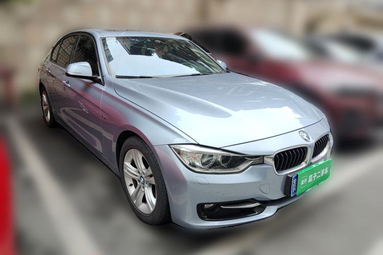 Used BMW 3 Series 2013 320i Sport Design Package Front Right 45 Deg