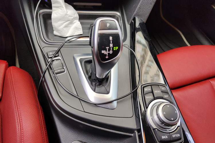Used BMW 3 Series 2013 320i Sport Design Package Gear Lever