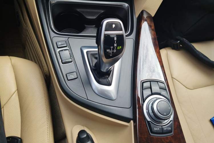 Used BMW 3 Series 2013 328Li Luxury Design Package Gear Lever