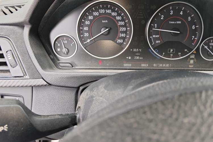 Used BMW 3 Series 2013 328i Sport Design Package Odometer Close Up