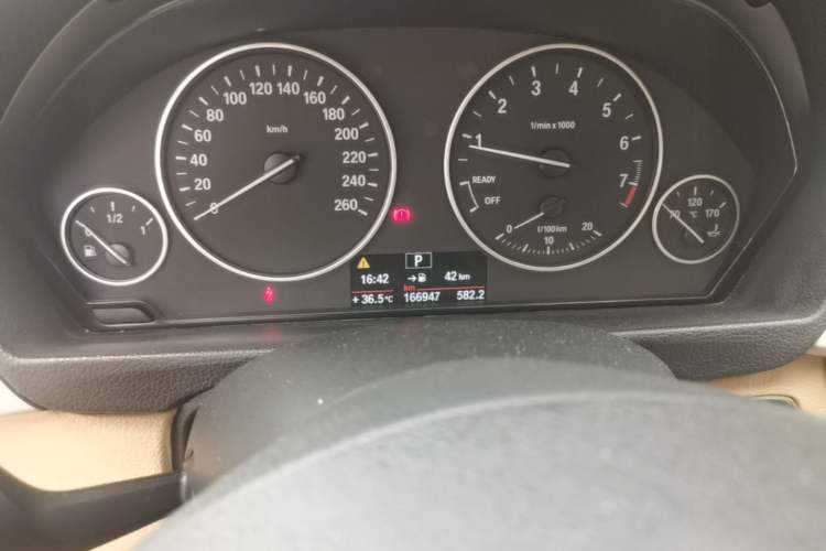 Used BMW 3 Series 2013 316i Active Edition Odometer Close Up