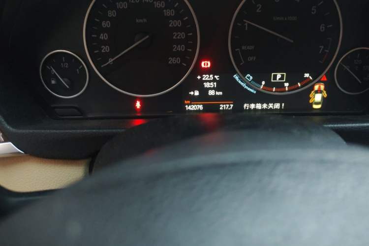 Used BMW 3 Series 2013 Facelifted 320Li Luxury Design Package Odometer Close Up