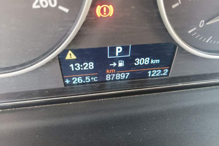 Used BMW 3 Series 2013 320i Sport Edition Odometer Close Up