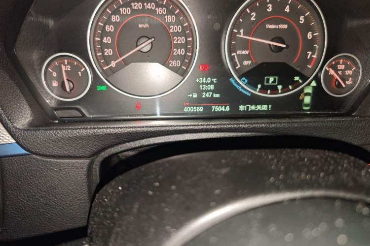 Used BMW 3 Series 2013 Facelifted 328i Sport Design Package Odometer Close Up