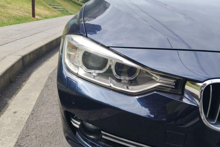 Used BMW 3 Series 2013 328Li Luxury Design Package Right Front Headlight